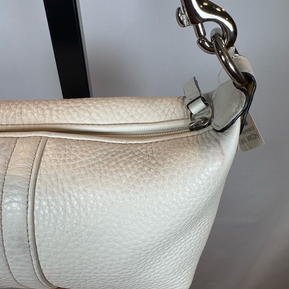 Coach White Pebbled Leather Baguette Bag – NWT flaws - Picture 12 of 16